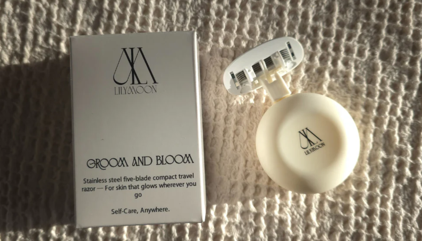 Groom and Bloom - Compact Travel Razor